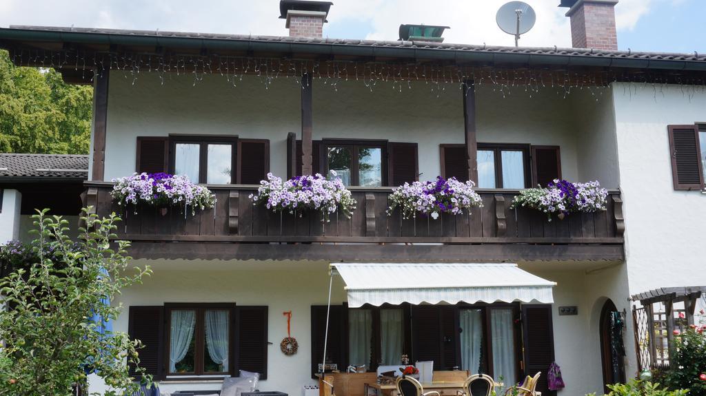 Dreibettzimmer mit Balkon