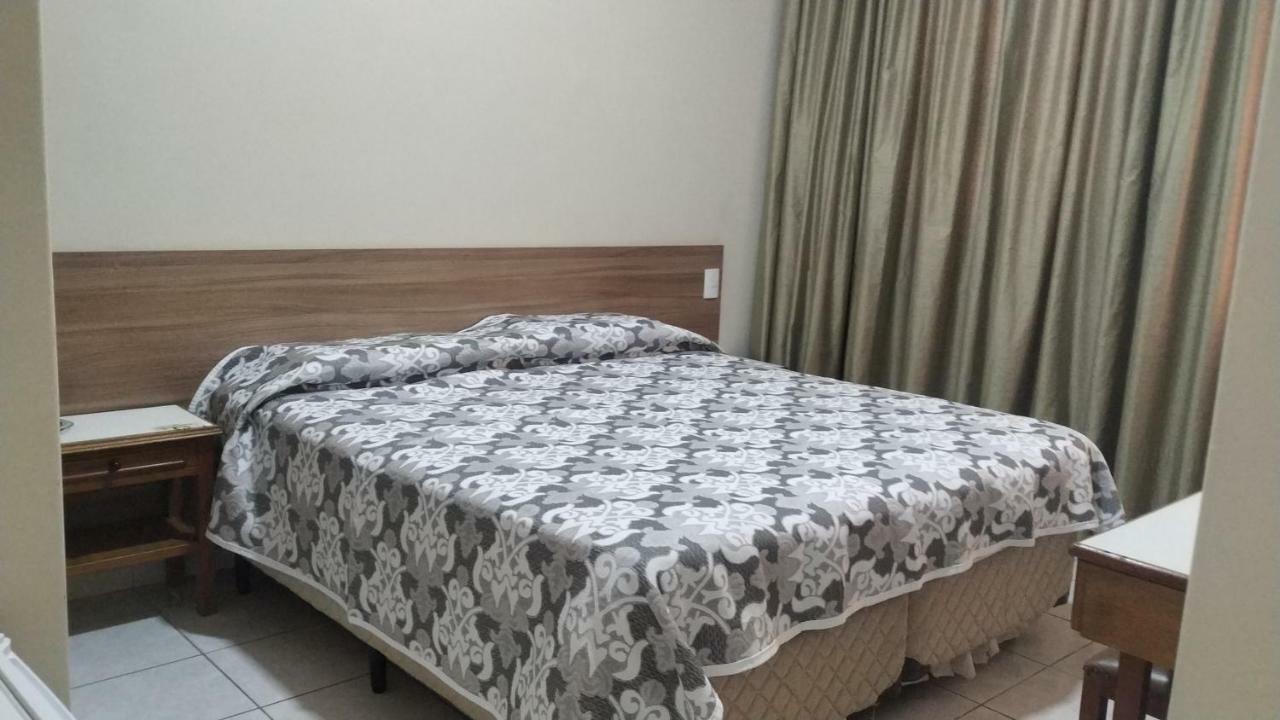 Quarto Deluxe com Cama de Casal ou 2 de Solteiro