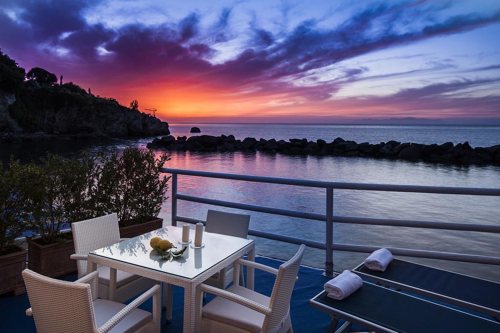 Appartamento Luxury con 1 Camera da Letto e Vista Mare