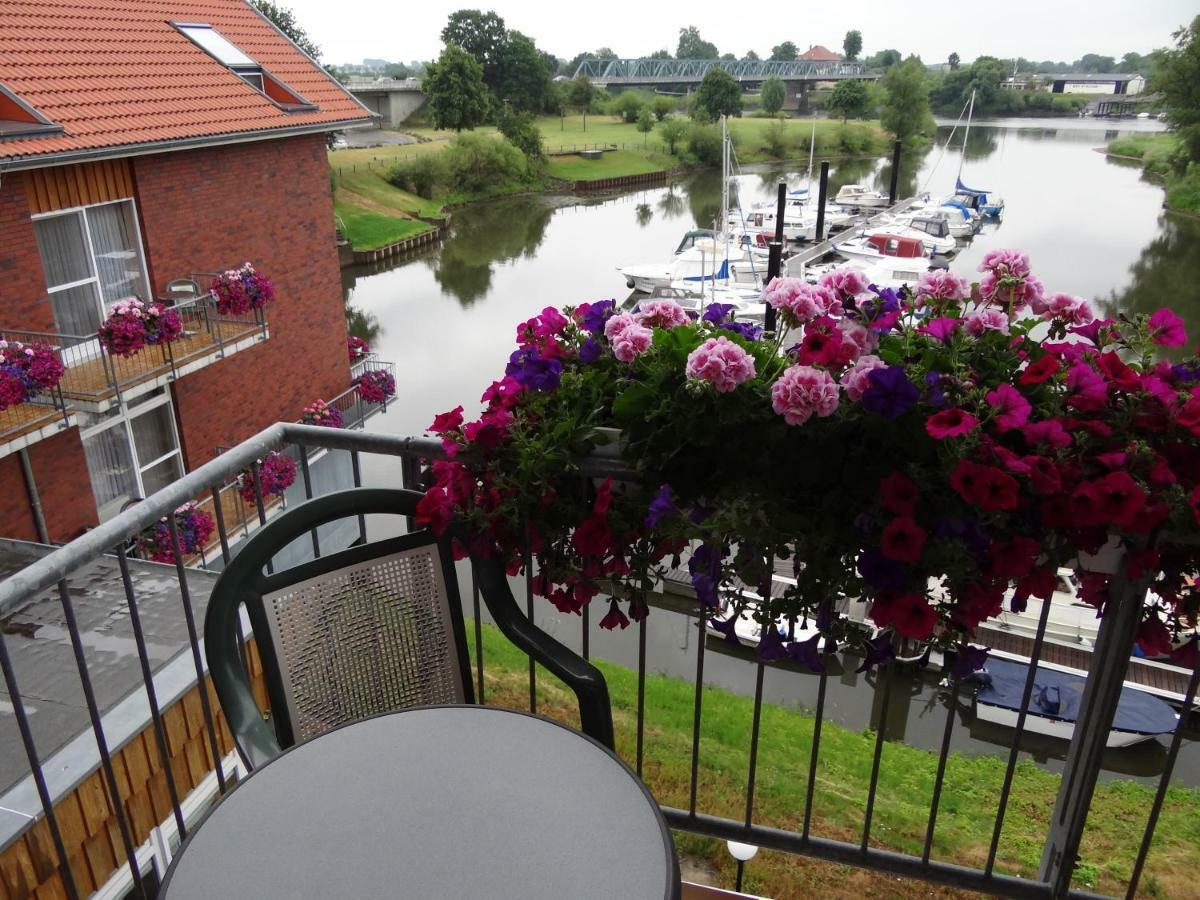 Einzelzimmer mit Balkon