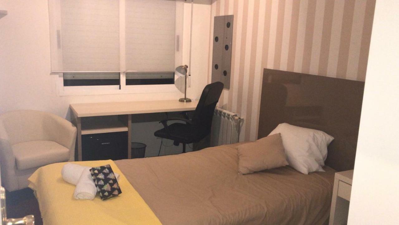 Quarto Individual com Casa de Banho Partilhada