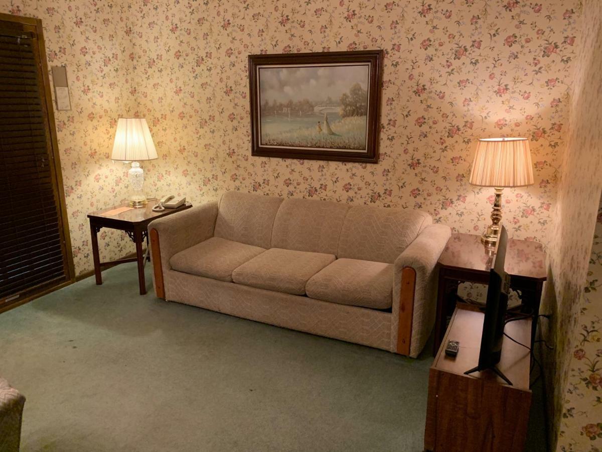 King Suite with Sofa Bed