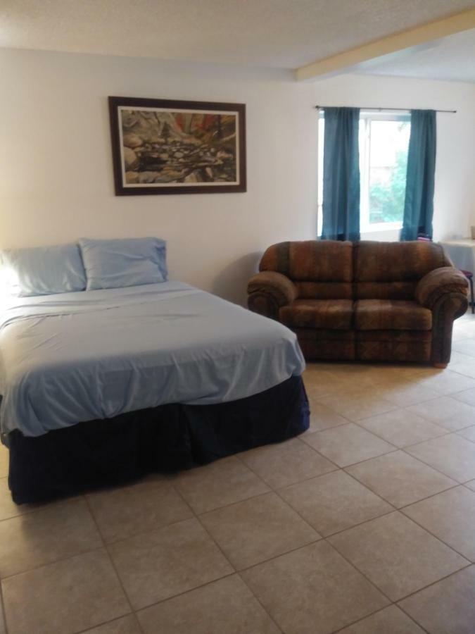 Queen Suite with Two Queen Beds