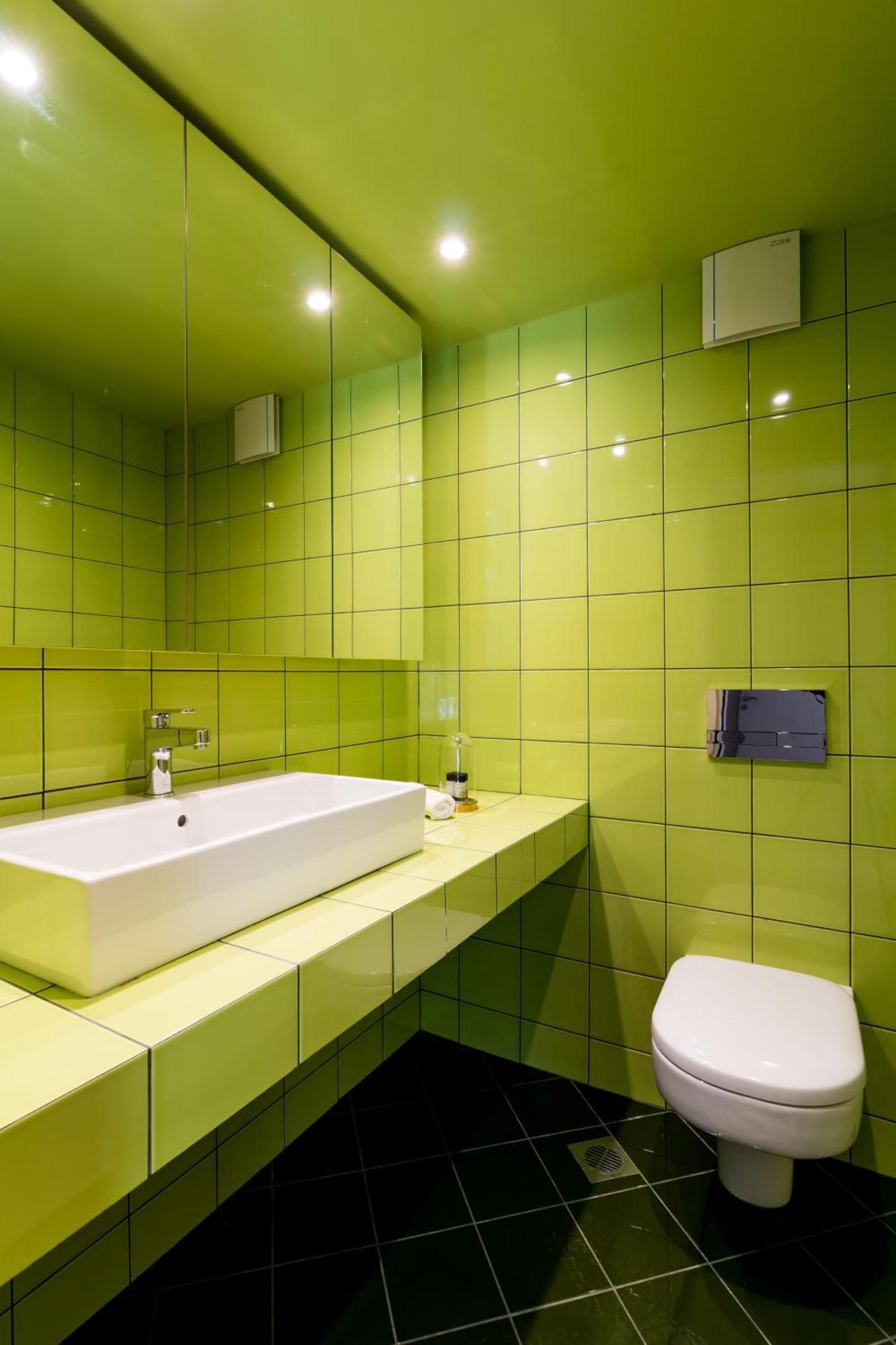 Three-Bedroom Apartment,821020367:JPEG