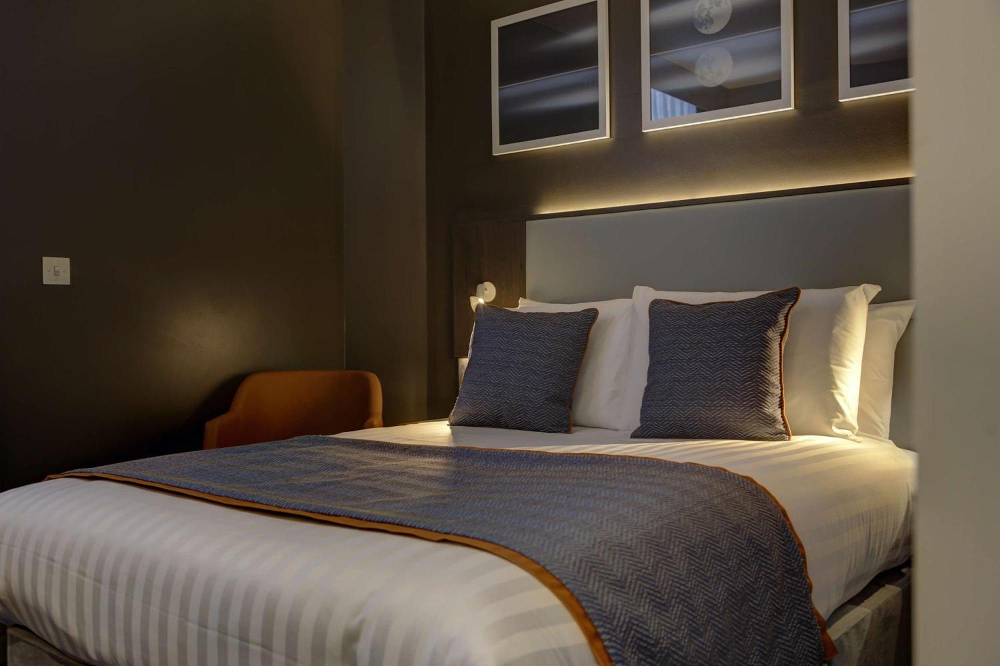 Standard Single Room,821776139:JPEG