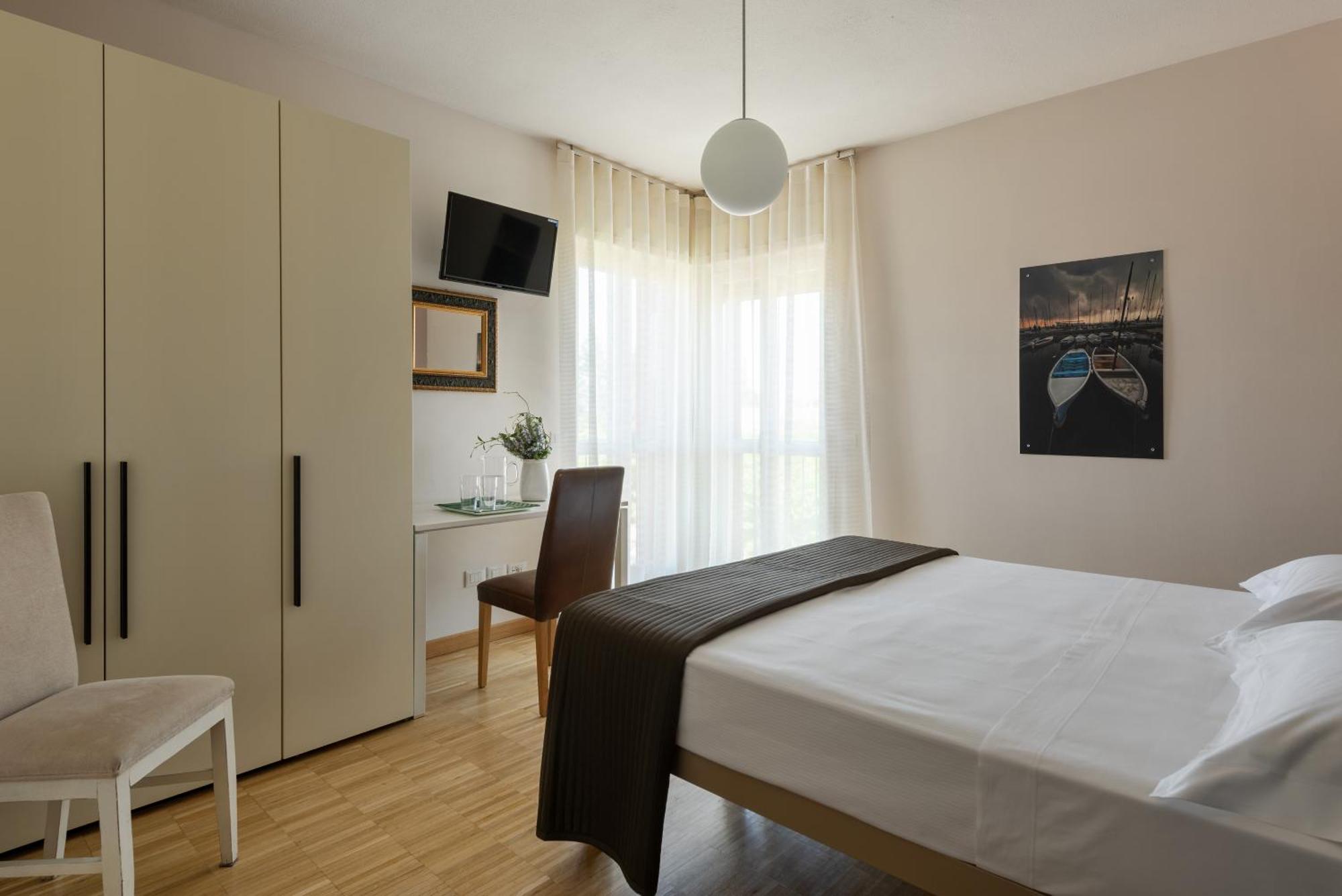 Double Room with Extra Bed,273028825:JPEG