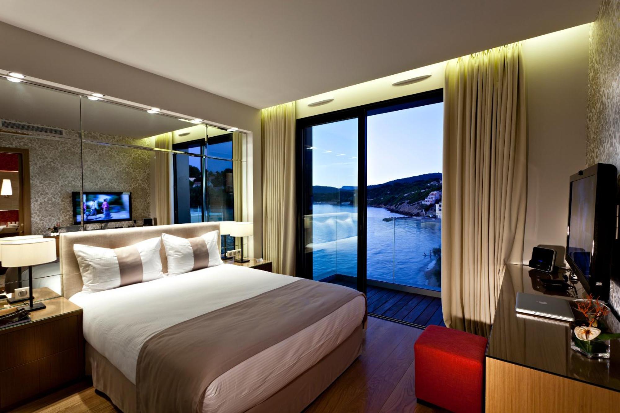 Classic Double Room - Sea Side,761634004:JPEG