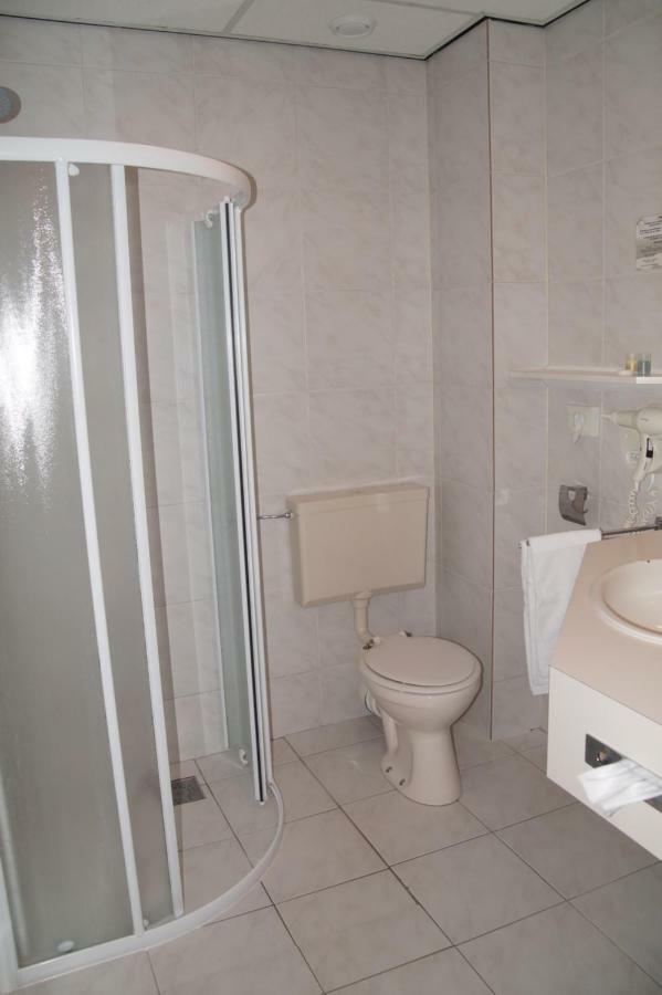 Grote Kamer met 2 Bedden