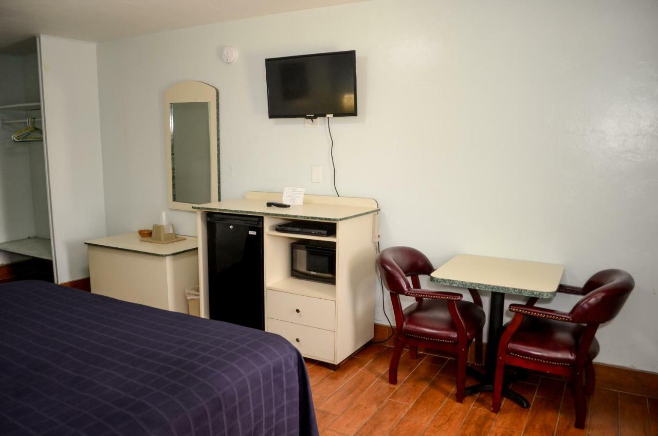 King Room - Non-Smoking