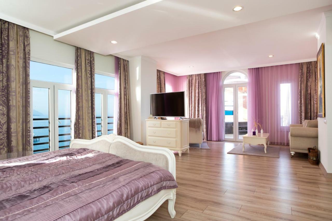 Suite Reine Beatrix avec Baignoire Spa