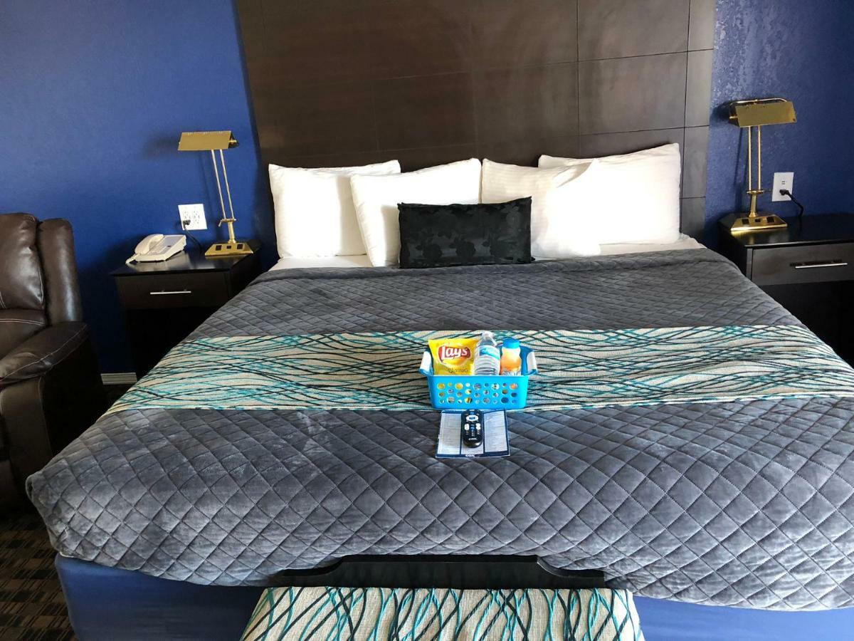 Deluxe King Suite