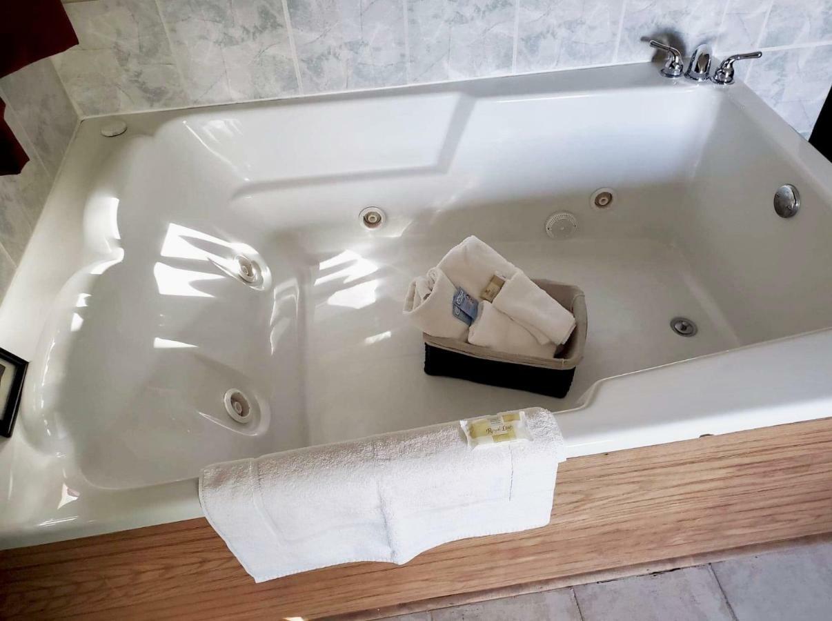 King Suite with Spa Bath