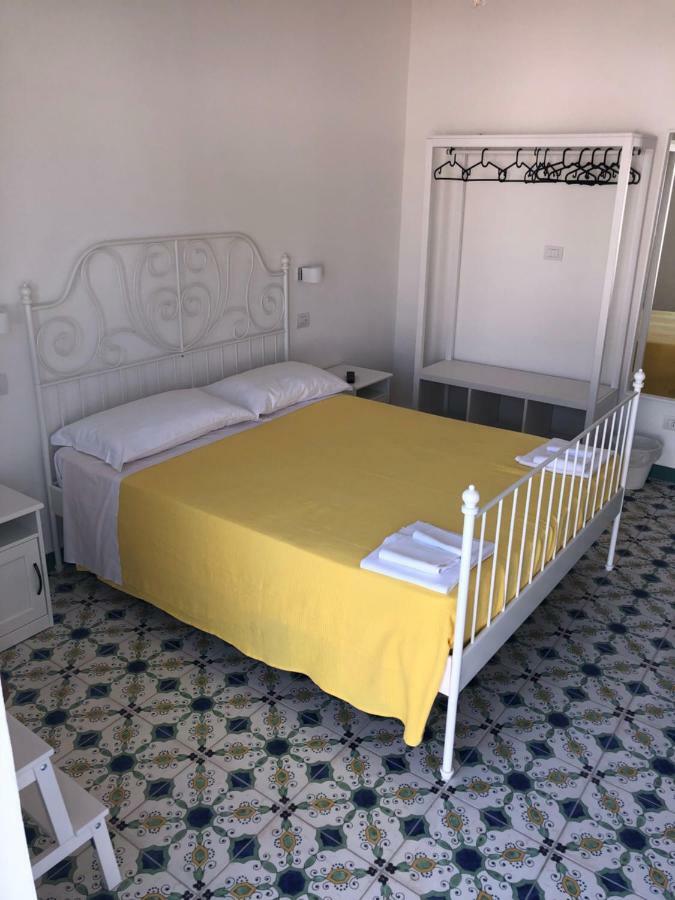 Camera Matrimoniale con Letto Supplementare
