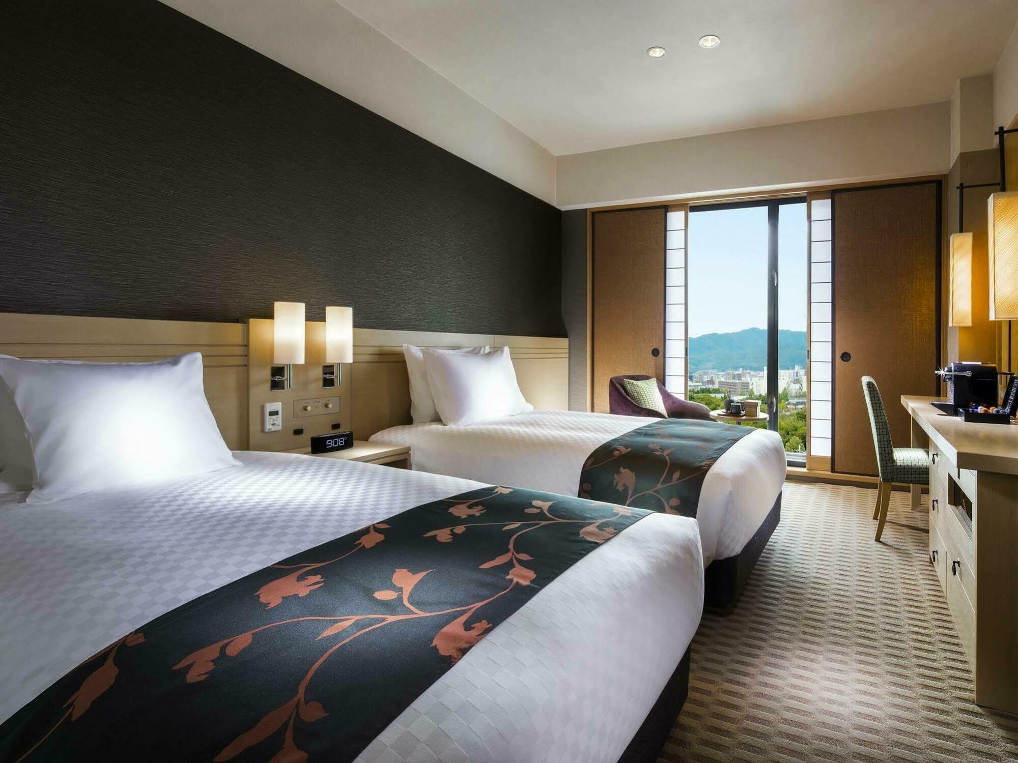 Standard Twin Room Swimming Pool & Fitness Center Access Executive Floor Non-Smoking 10th Floor,1153570656:JPEG