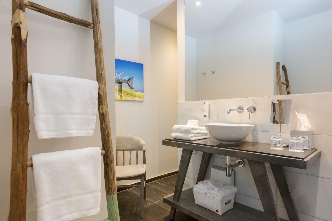 Doppelzimmer mit Balkon und Meerblick