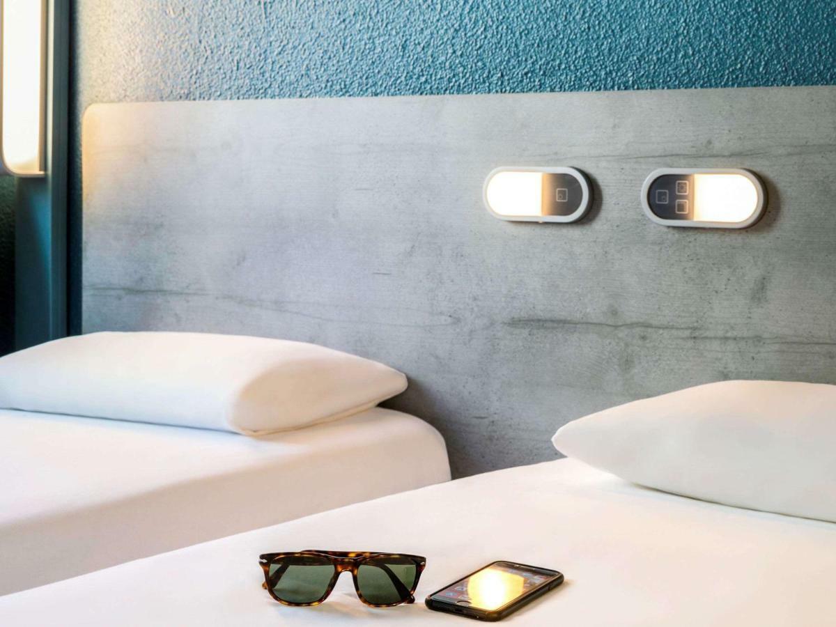 Chambre Double avec Lit Simple