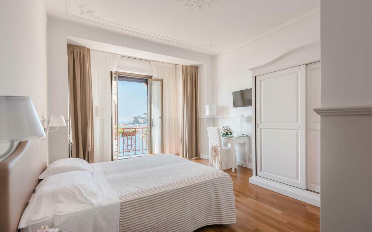 Dreibettzimmer mit Meerblick