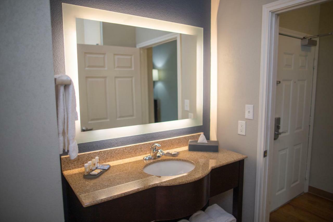 Double Room with Two Double Beds - Non-Smoking