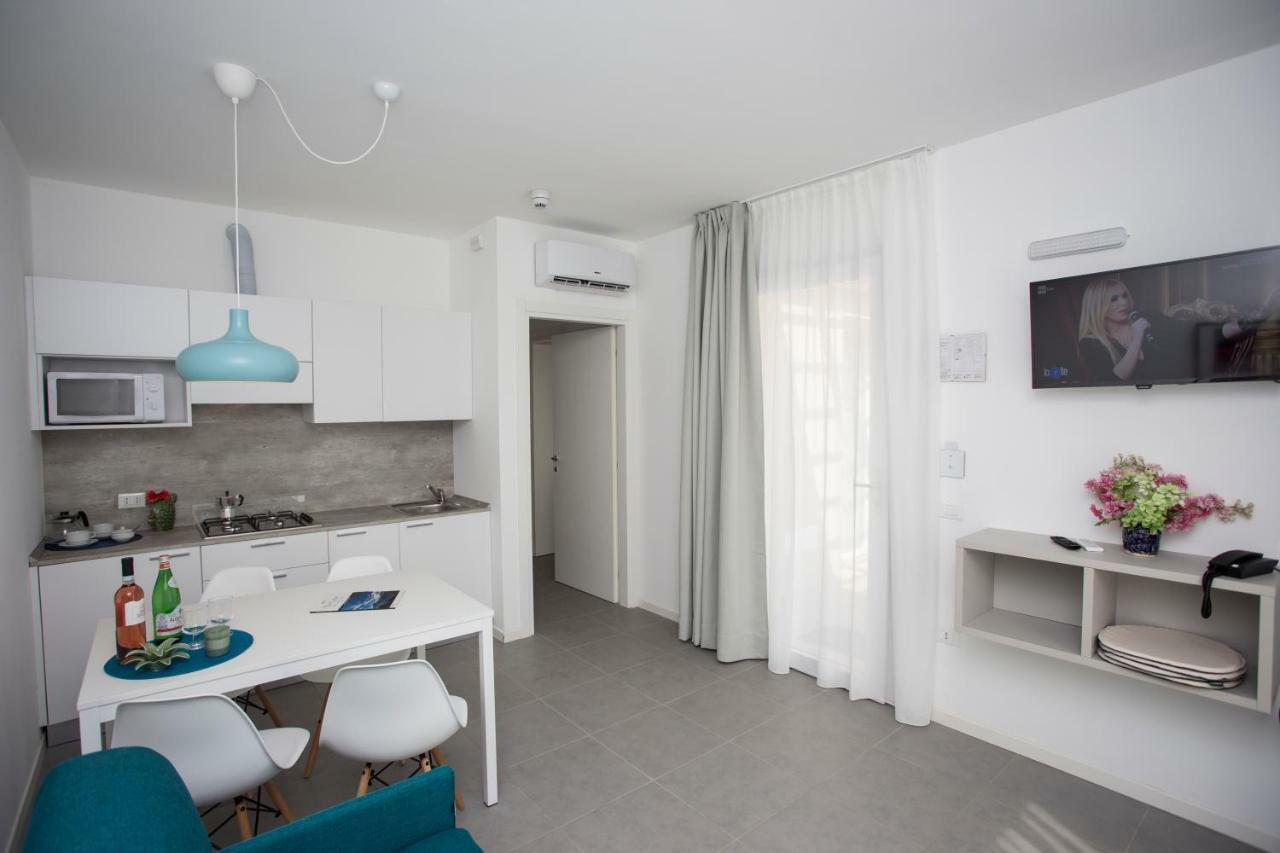 Standard Two-Bedroom Apartment,847418573:JPEG