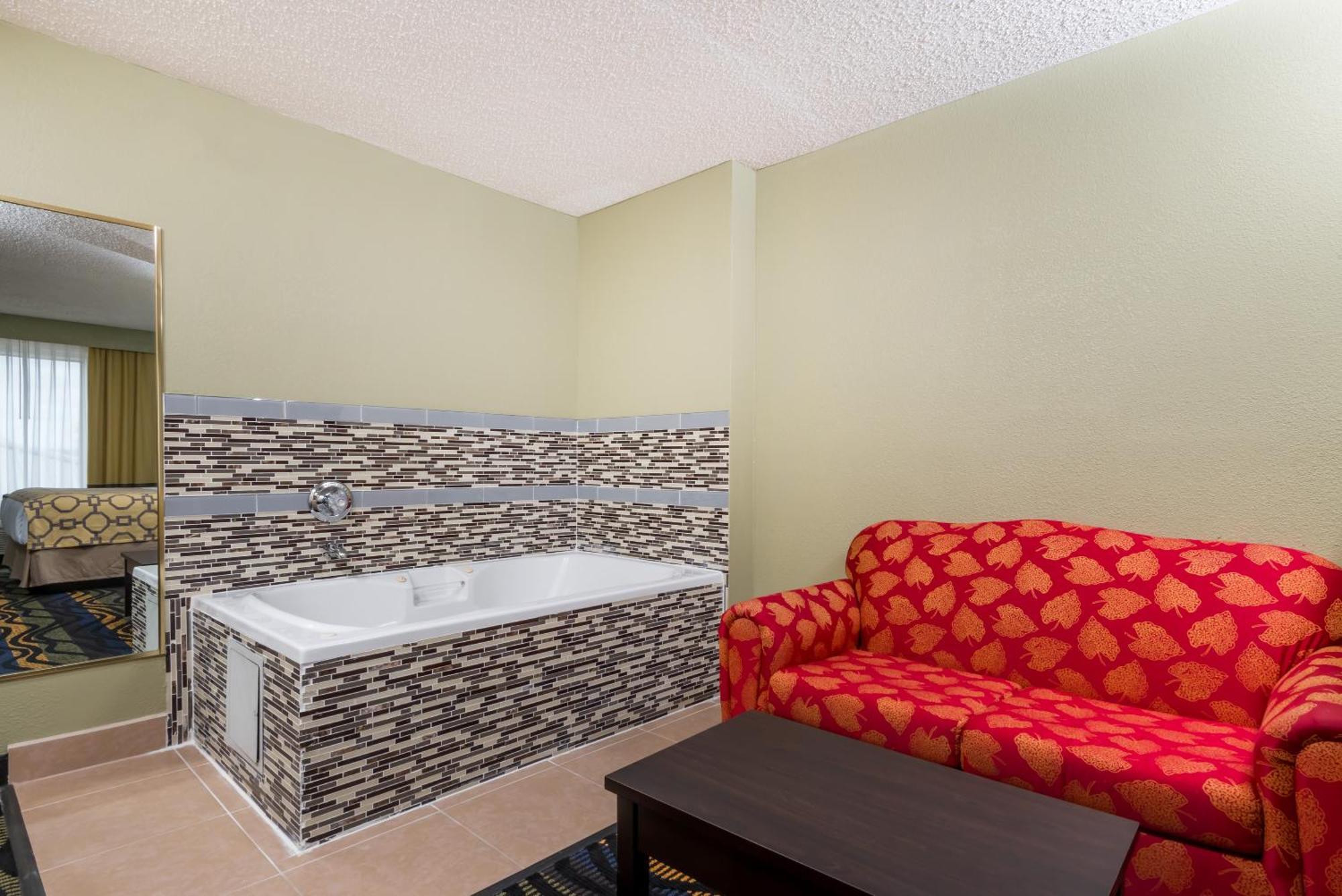 King Suite with Hot Tub - Non-Smoking