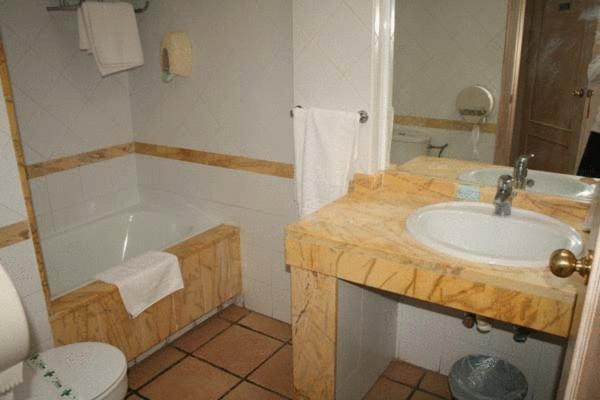 Standard Triple Room,8561892:JPEG