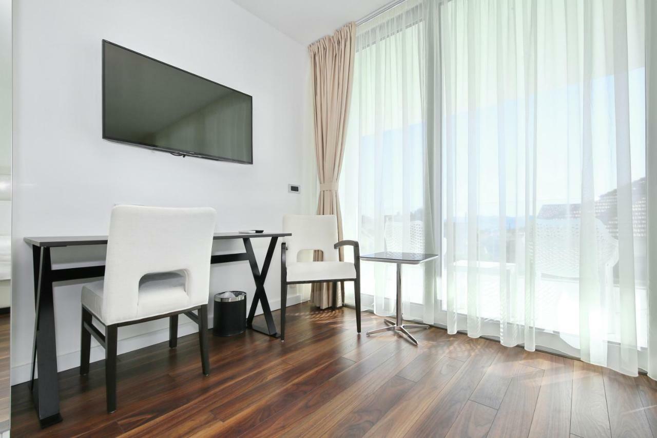 Deluxe Kamer met Groot Terras en Uitzicht op Zee