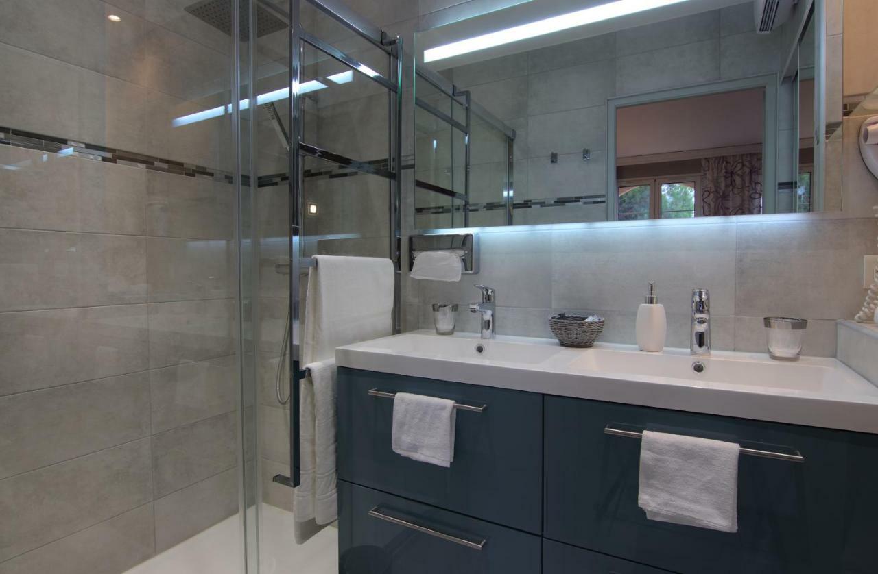 Chambre Double - Vue sur Piscine