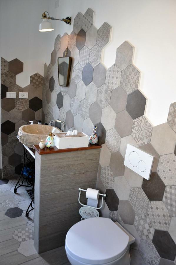 Camera Matrimoniale con Bagno in Comune