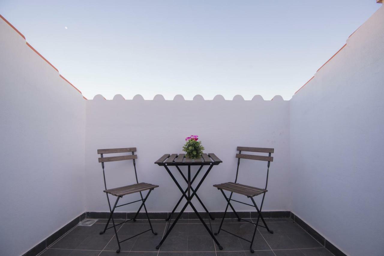 Quarto Triplo com Terraço