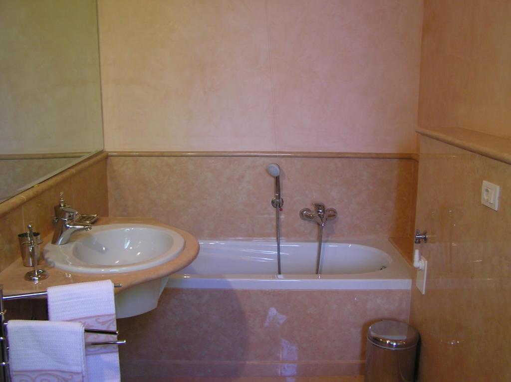 Camera Matrimoniale con Bagno Privato Esterno