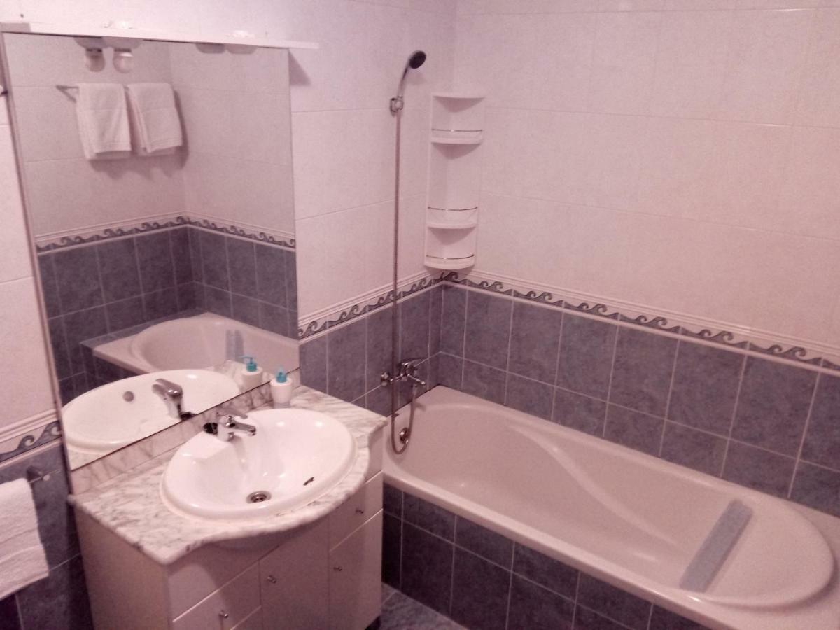 Quarto Duplo com Casa de Banho Partilhada