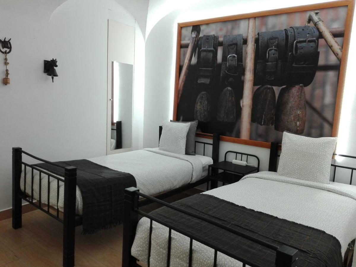 Quarto Twin com Casa de Banho Privativa