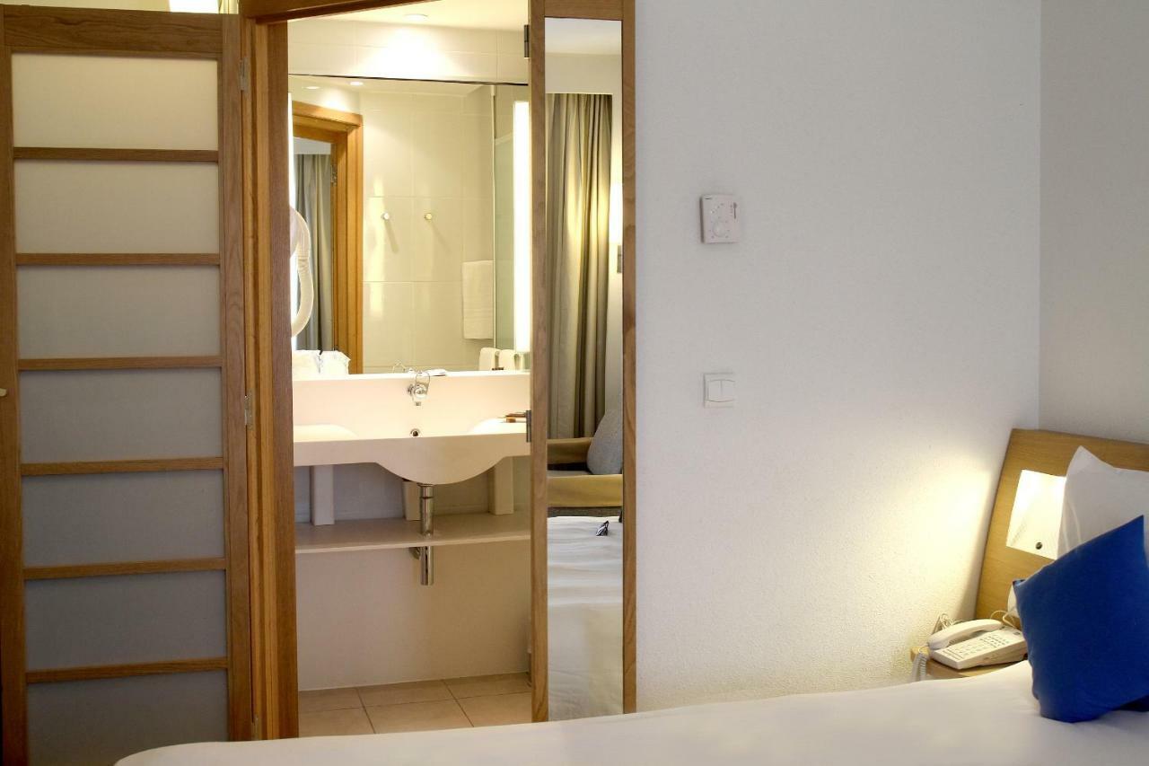 Chambre Supérieure avec 1 Lit Double et Canapé
