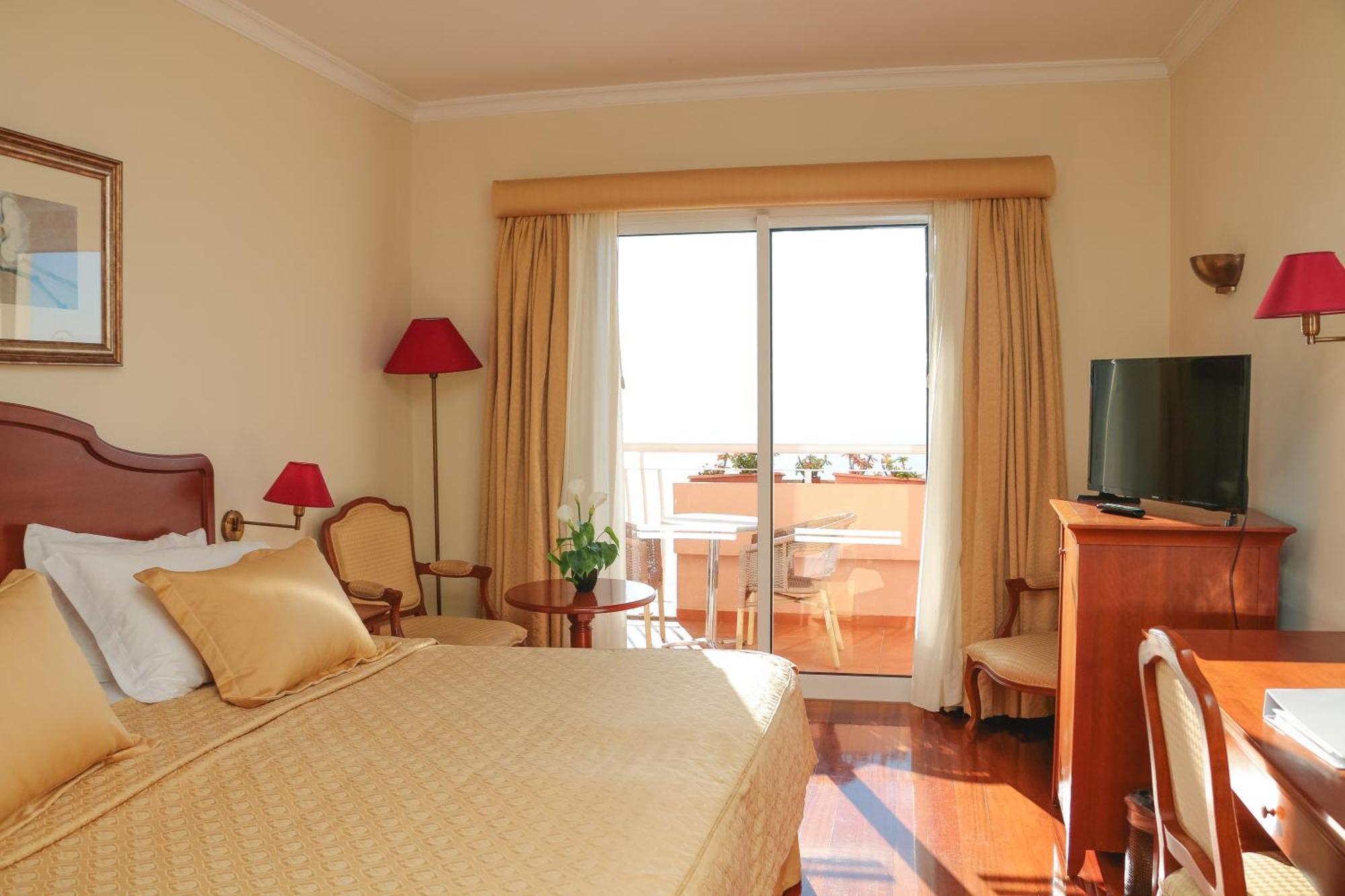 Double or Twin Room with Sea View,790212786:JPEG
