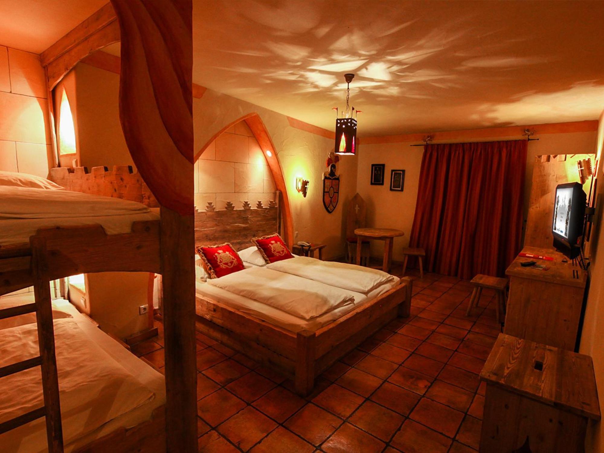 Dreibettzimmer (2 Erwachsene + 1 Kind unter 12 J.)