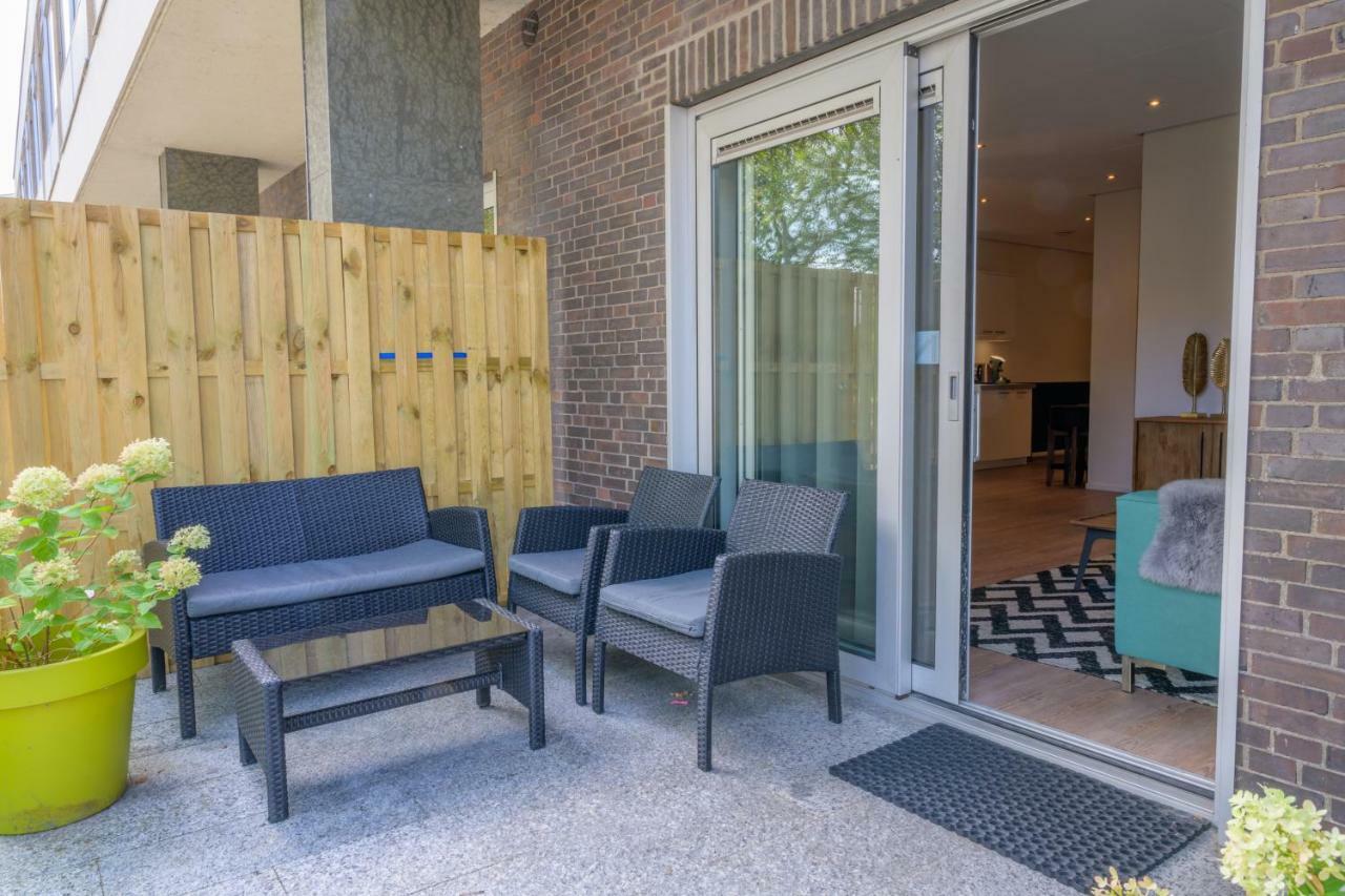 One-Bedroom Apartment Balcony,1216964959:JPEG