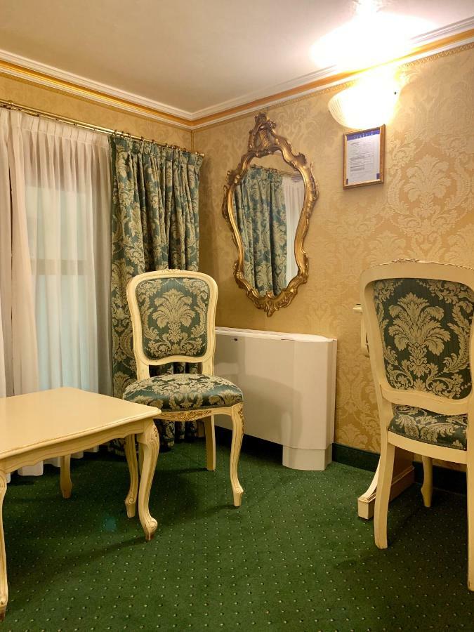 Triple Room,893791264:JPEG