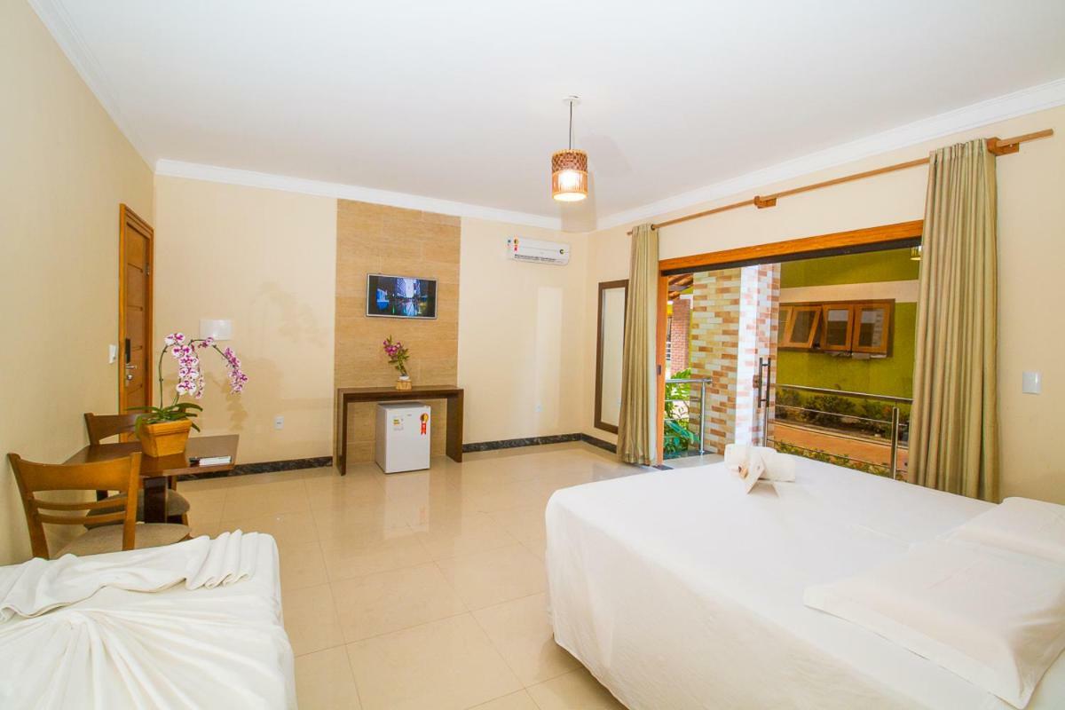 Quarto Deluxe (2 Adultos + 1 Criança Menor de 6 Anos)