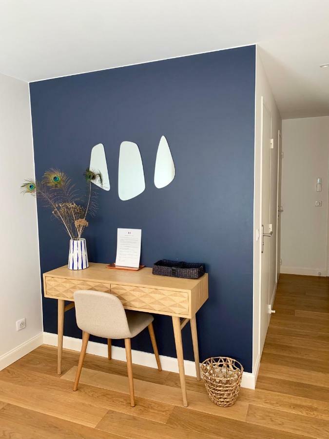 Zimmer mit Queensize-Bett und Balkon