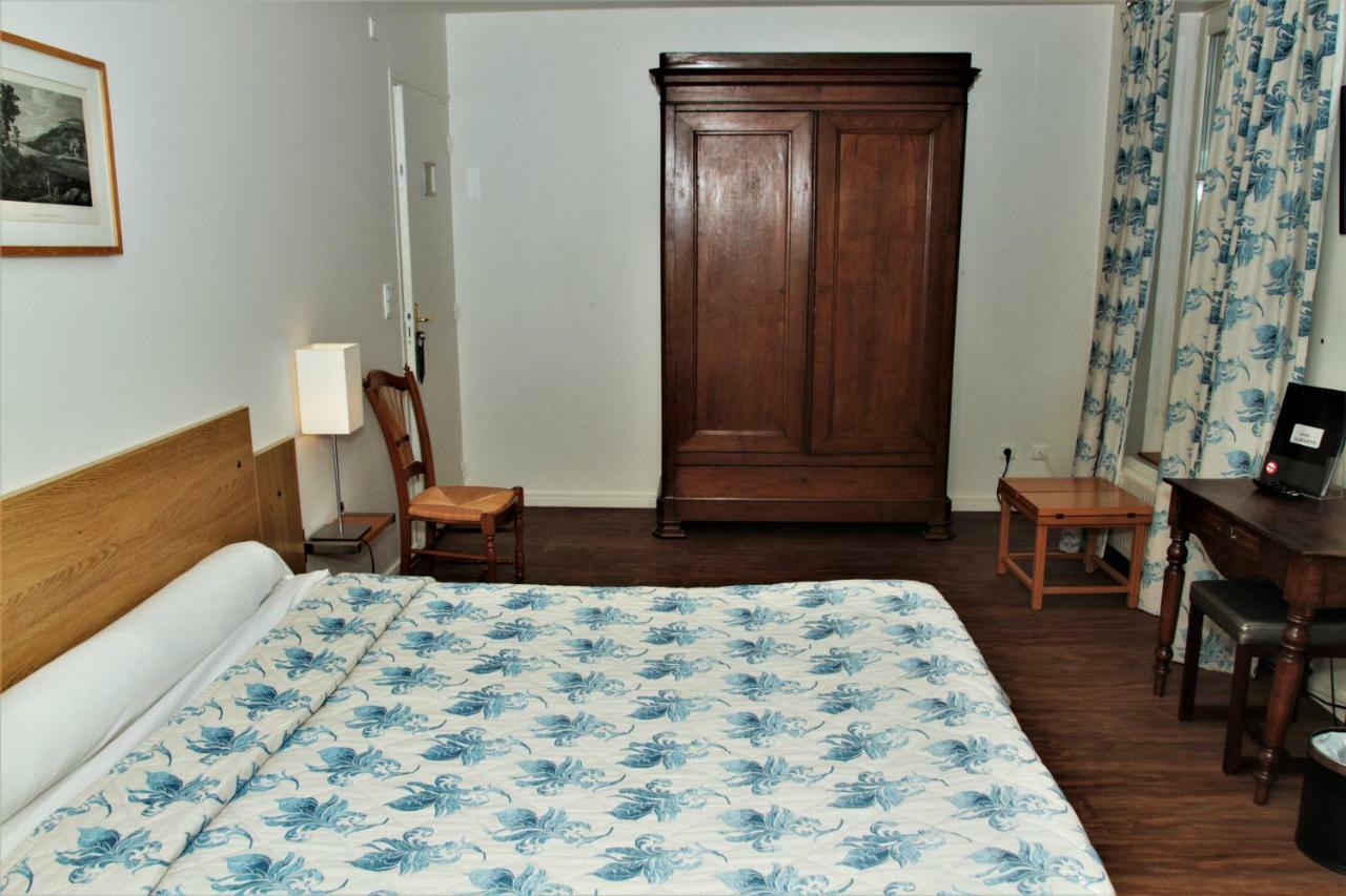 Standard Single Room,909150211:JPEG