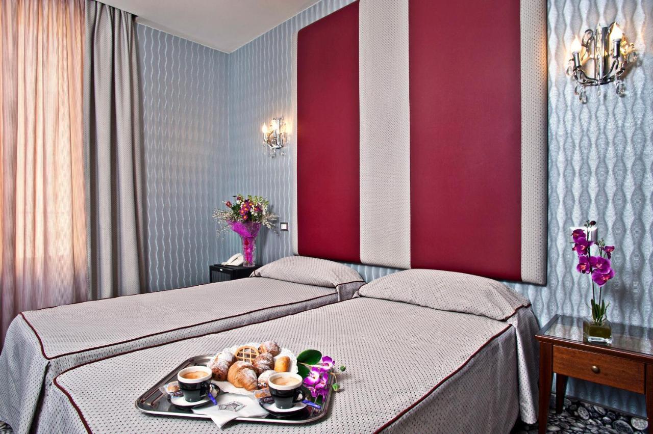 Double or Twin Room,250897813:JPEG