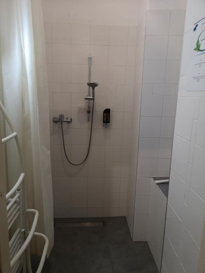 Single Room,929970559:JPEG