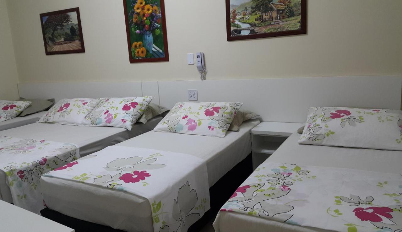 Quarto Família (4 Adultos)