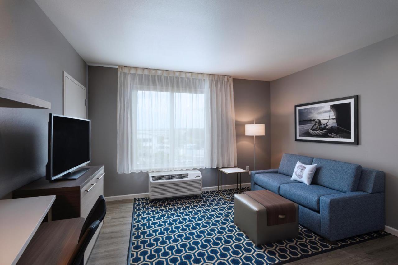 1 Bedroom Suite 1 Queen Sofa bed,1385921132:JPEG