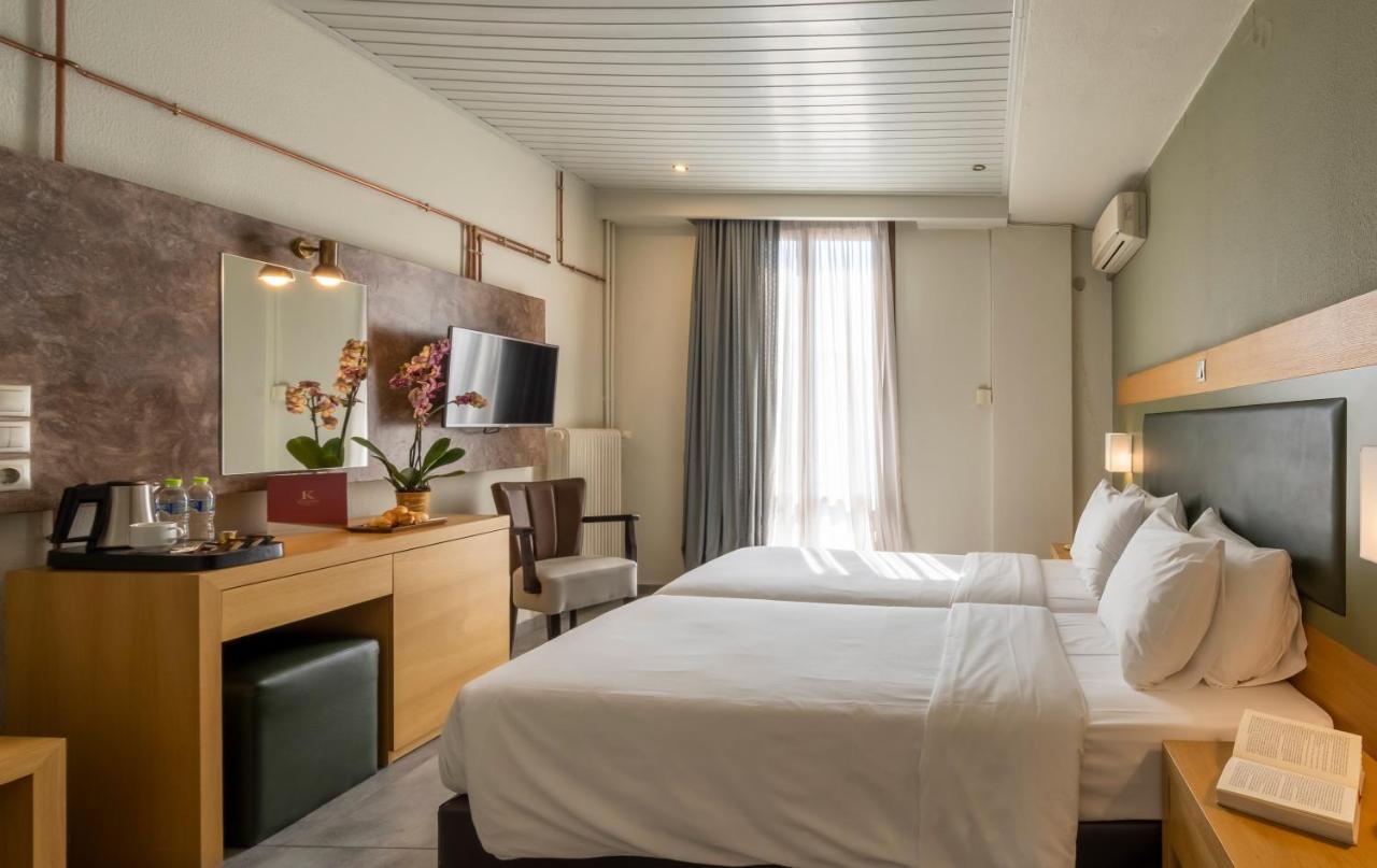 Deluxe Room with Sea View (1-3 Adults),932551558:JPEG