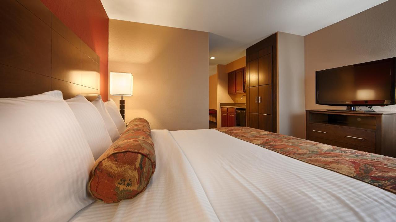 King Suite with Sofa Bed