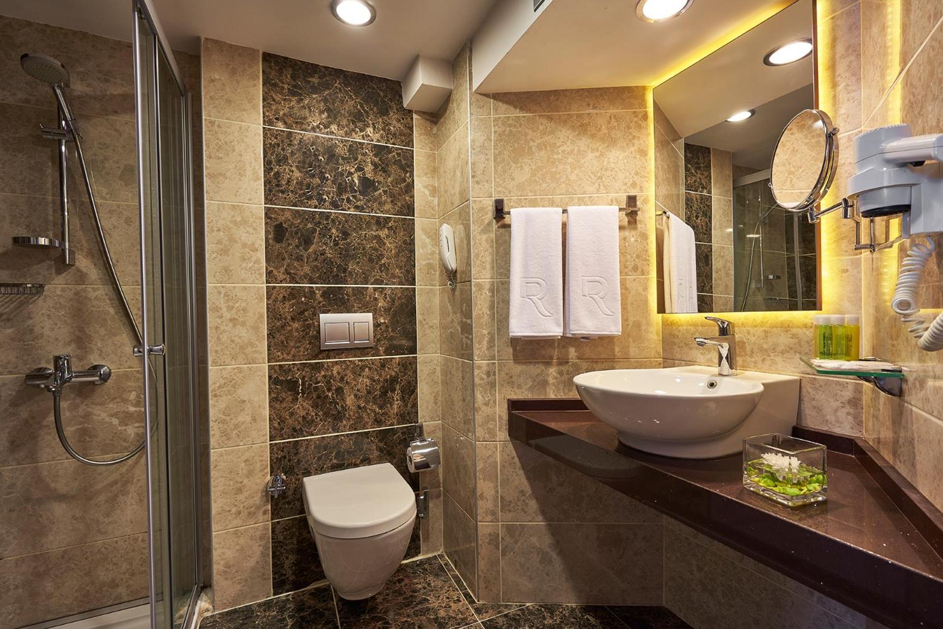 Junior Suite,1589500819:JPEG