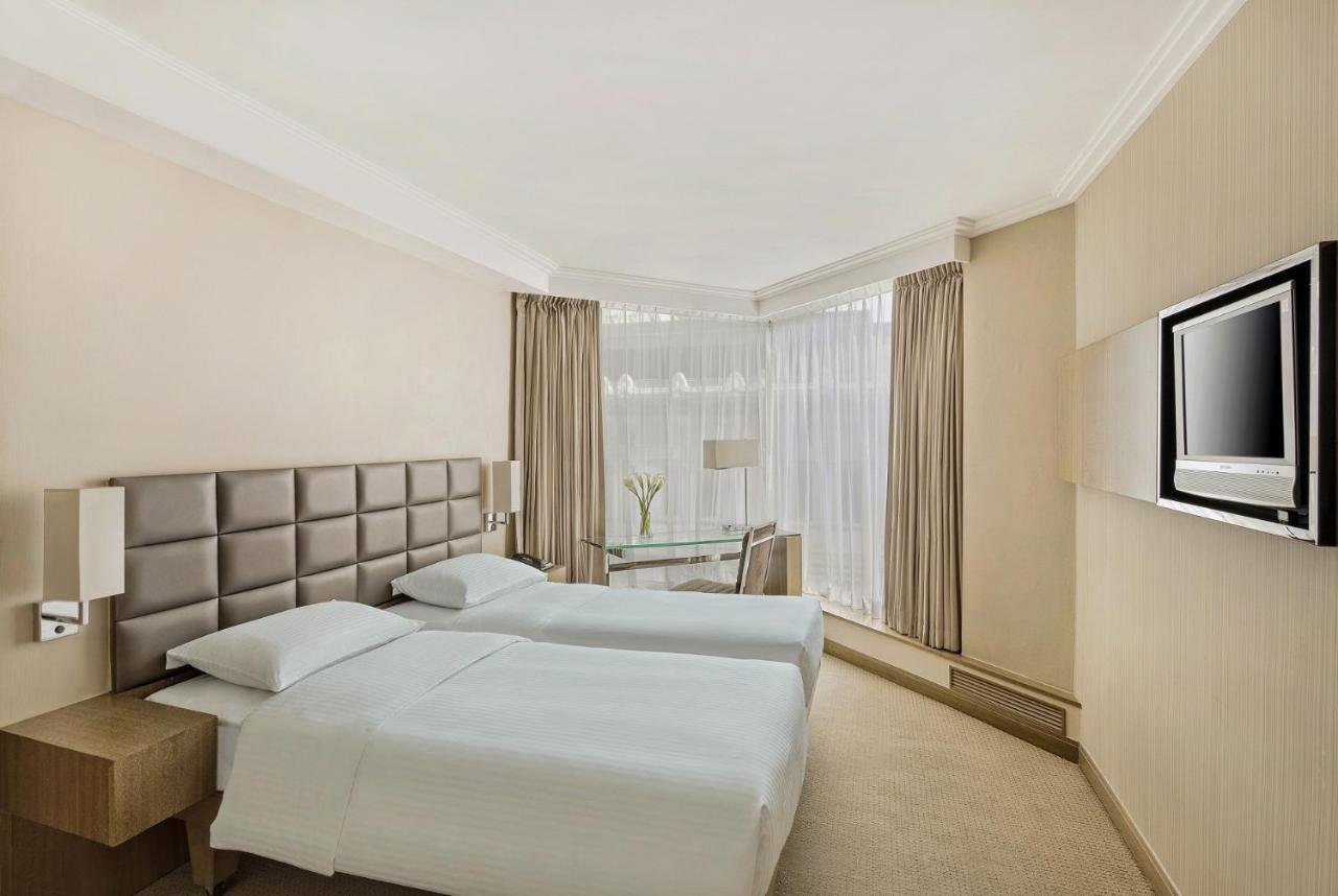 Deluxe Queen or Twin Room