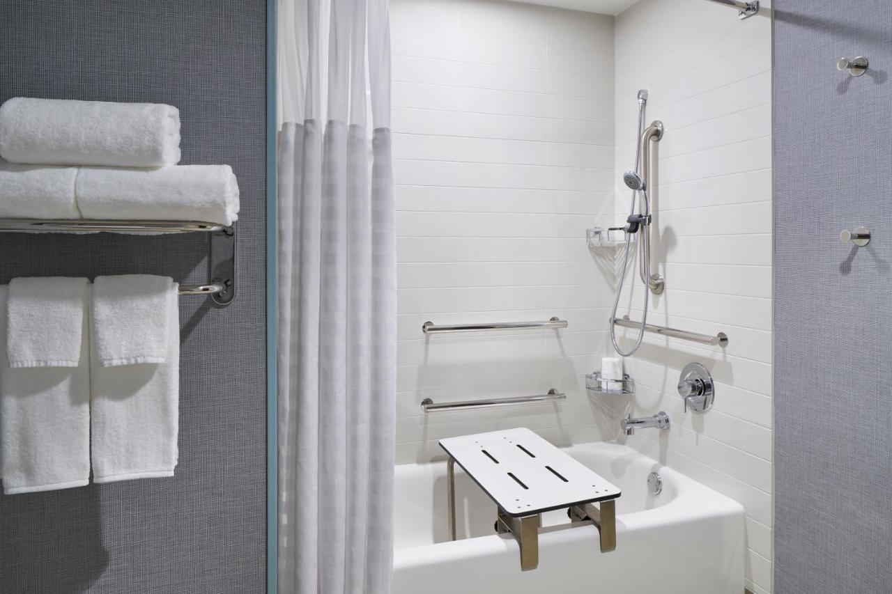 Queen Room with Two Queen Beds with Sofa Bed and Tub - Disability Access