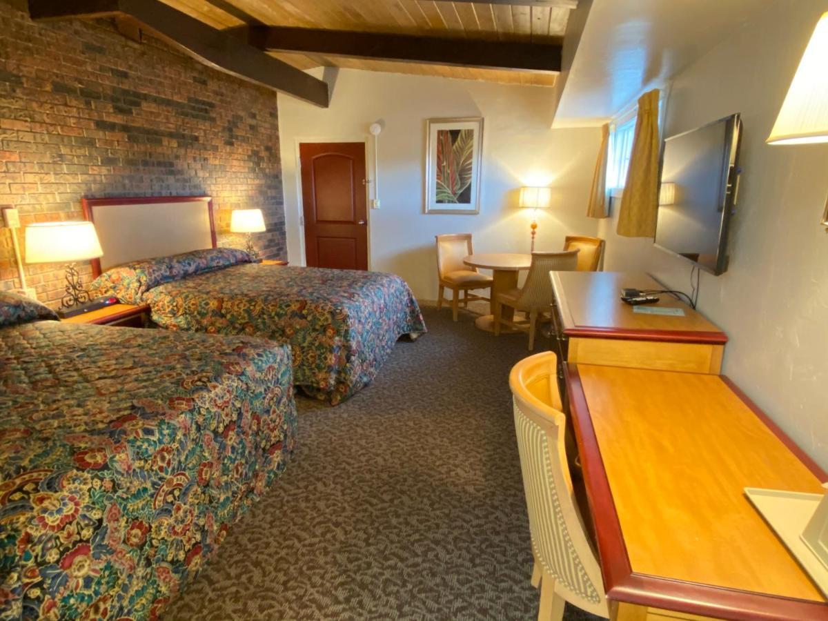 Queen Room with Two Queen Beds